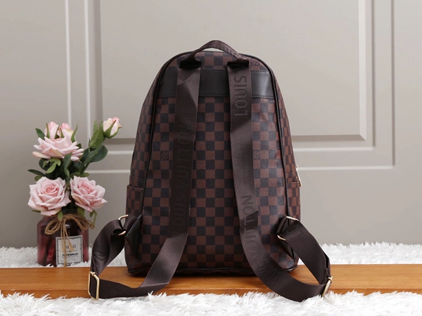 激安ブランドバッグ着用イメージ